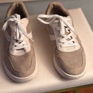 Old Navy Taupe and White Women's Sneakers